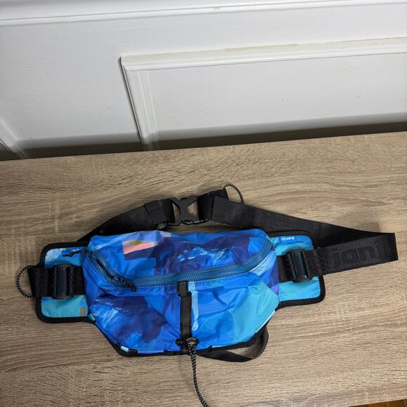 Janji Mulitpass Sling Running Weather Repellent Bag - Picture 1 of 5
